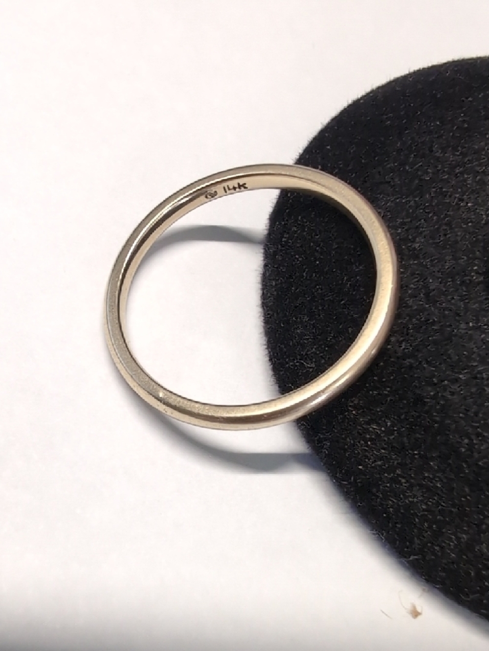 Price Firm - 14k Gold Band 1.9mm size 7.5 - Picture 5 of 10